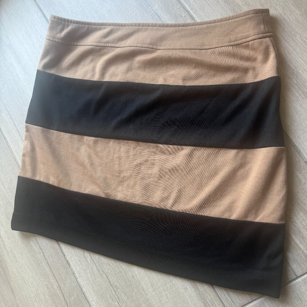 Banana Republic Tan & Black Office Skirt – Women’s Size 12